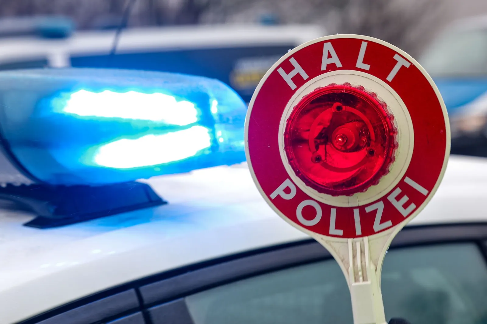 16-Jähriger flüchtet mit Auto vor Polizei
