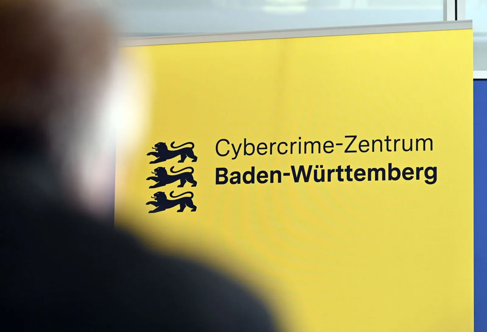 17-Jähriger angeklagt: Missbrauch von Minderjährigen im Netz