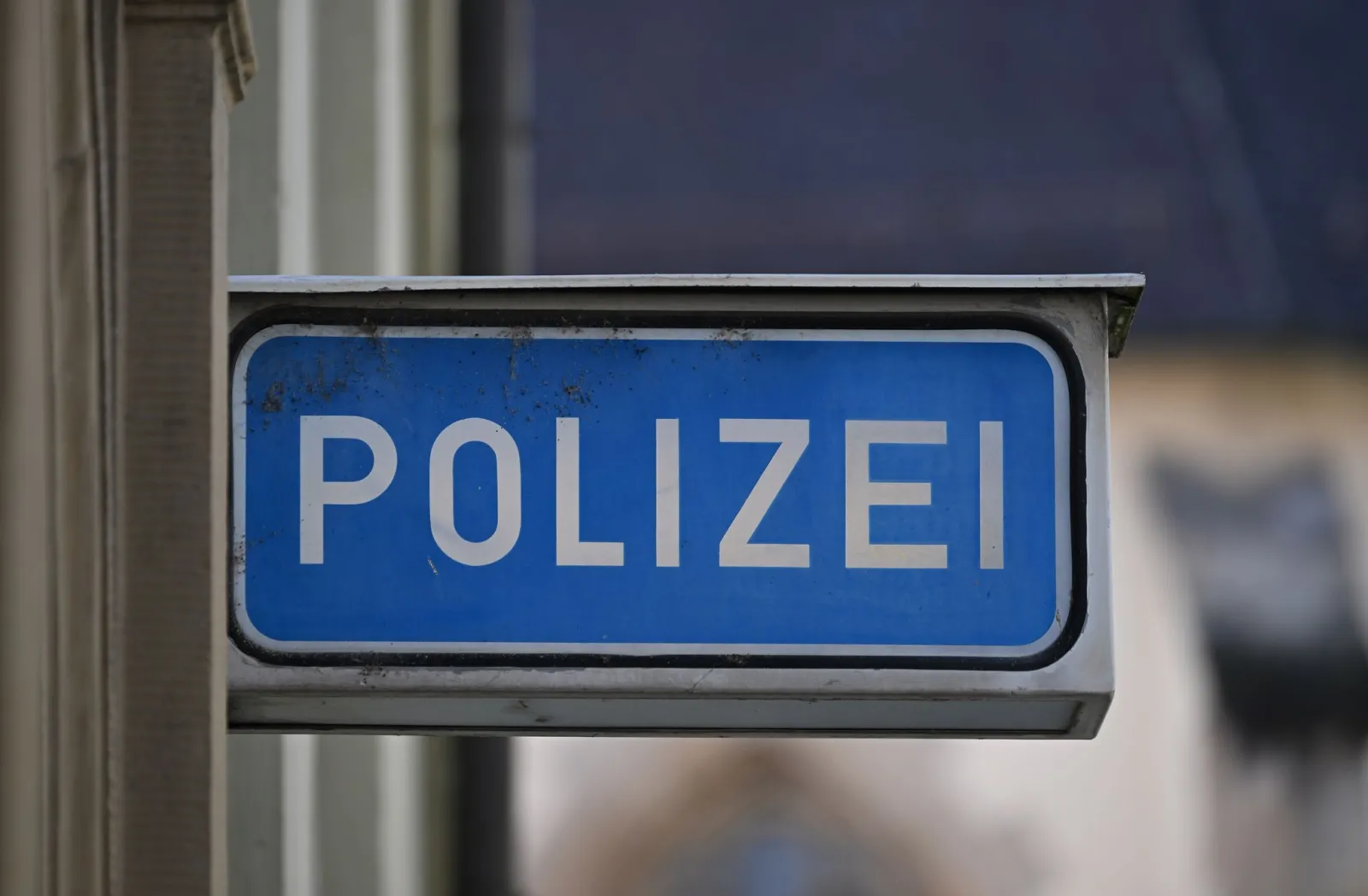 63-jährige Ladendiebin fährt Mitarbeiter an und flüchtet