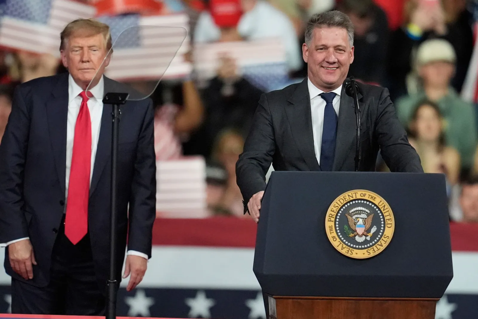 Audi-Chef Döllner rechtfertigt sich für Auftritt mit Trump