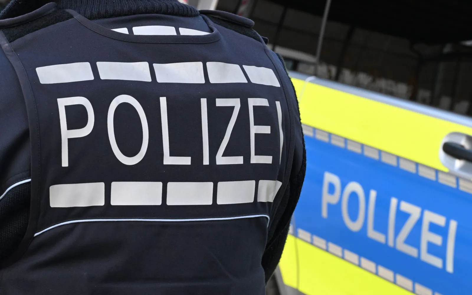 Auto gerät in Gegenverkehr – drei Schwerverletzte