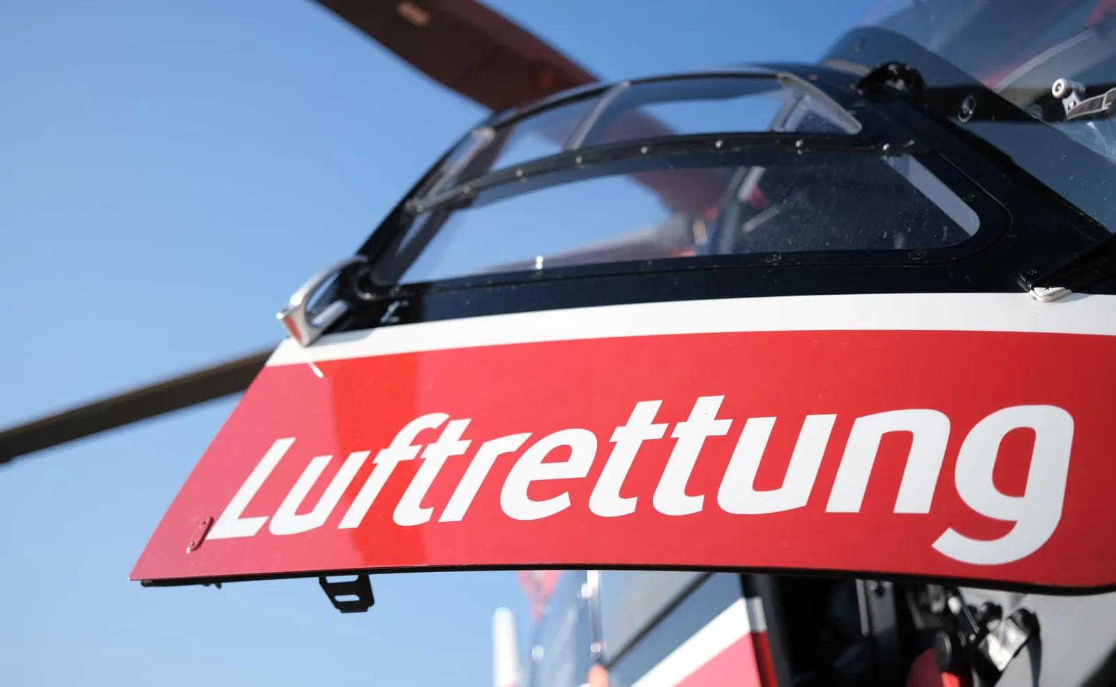 Bein eingeklemmt – Rolltreppenmonteur in Lebensgefahr