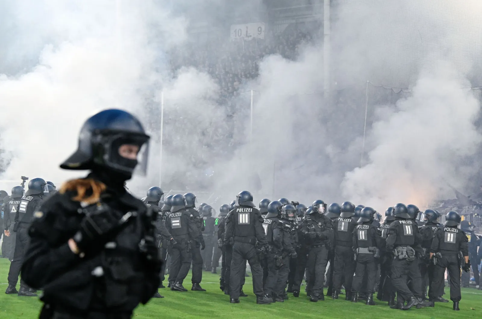 «Beinahe beispielloser Exzess»: Kaiserslautern muss zahlen