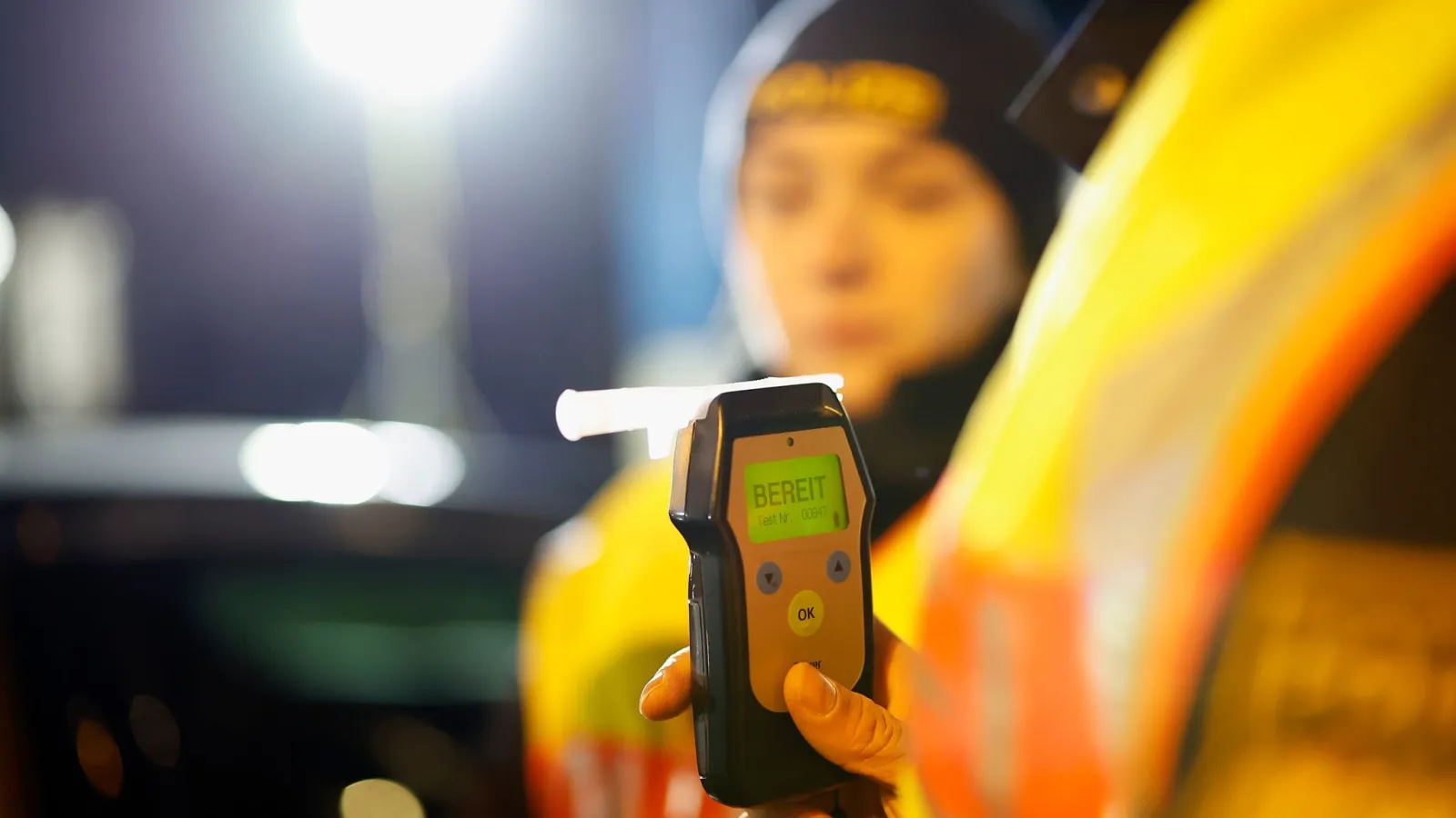 Betrunkener Autofahrer rammt Gefangenentransport