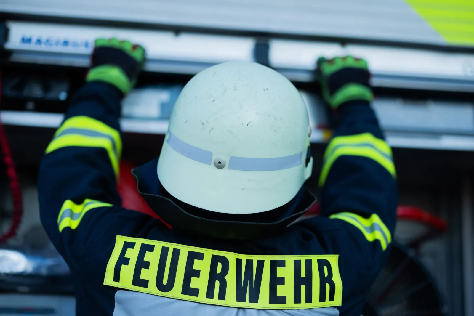 Brand in Mehrfamilienhaus verursacht hohen Schaden