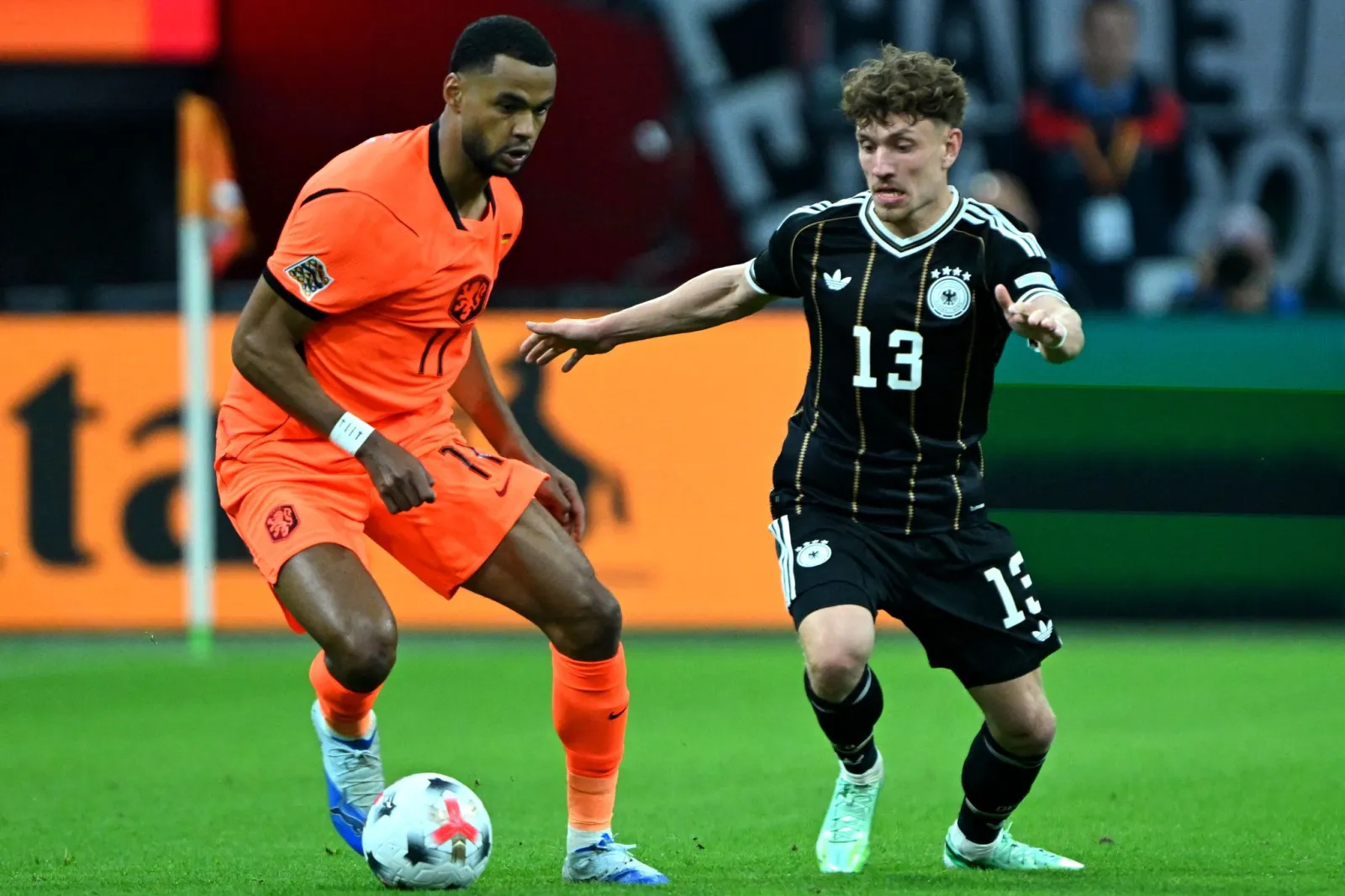 DFB-Neuling Treu mit Klopp-Lob und Grasflecken-Erkenntnis