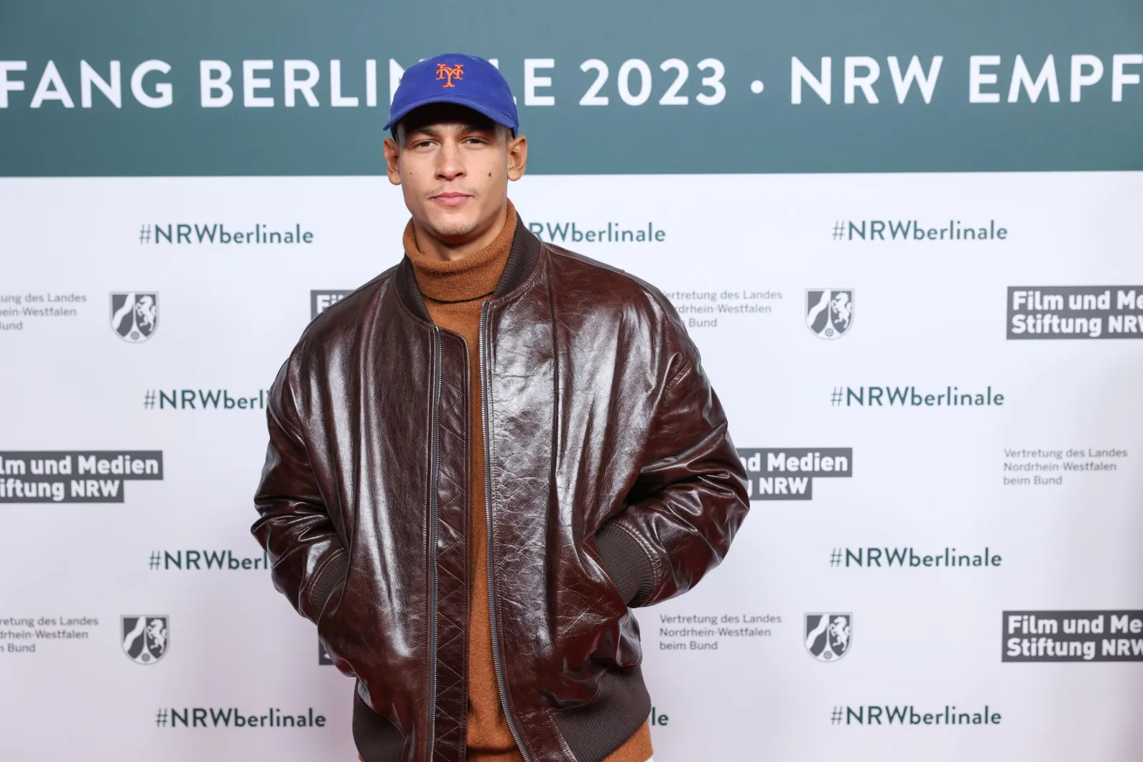 Emilio Sakraya wird Hauptdarsteller in «Fourth Wing»-Serie