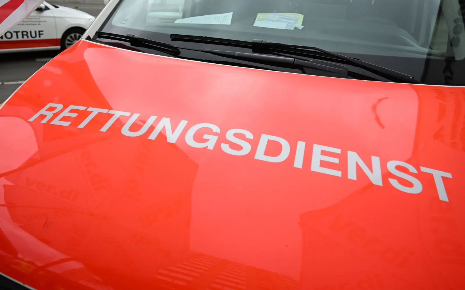 Explosion in Garage - Elektroauto in Flammen