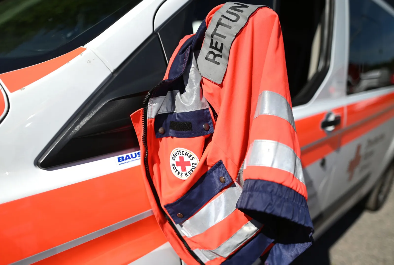 Fahrer erleidet medizinischen Notfall – Rettung in Tunnel