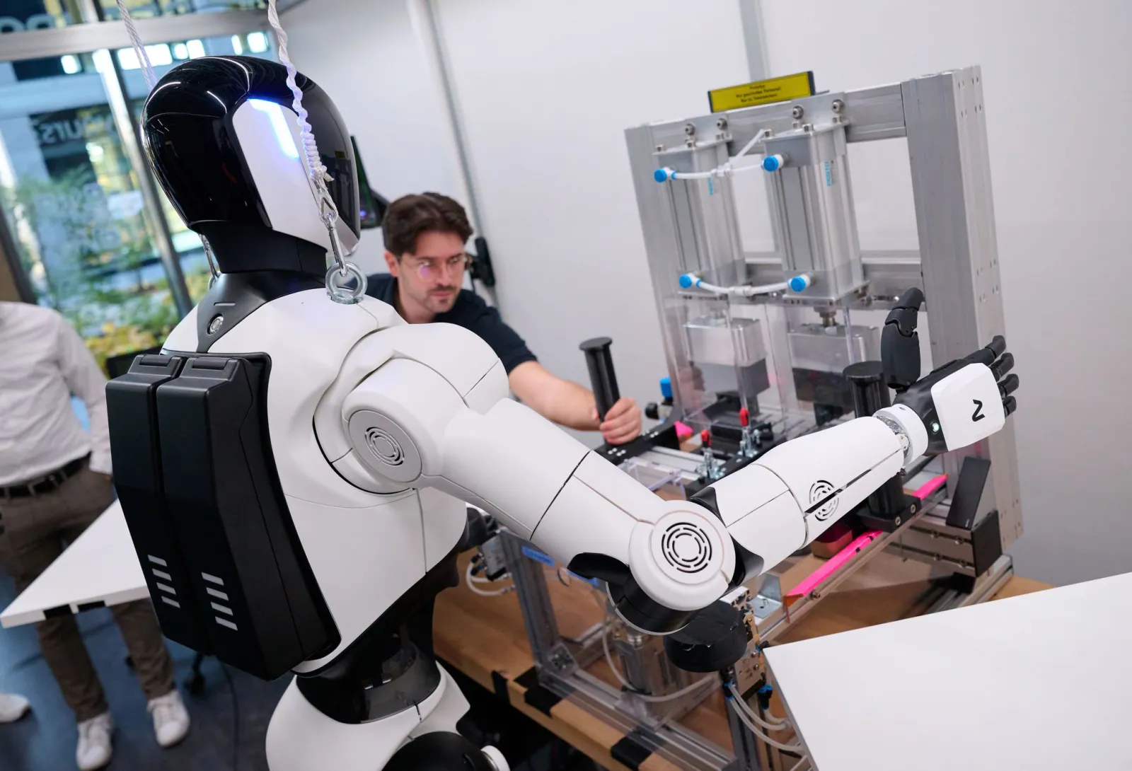 «Fitnessstudio» für Roboter am Münchner Flughafen eröffnet