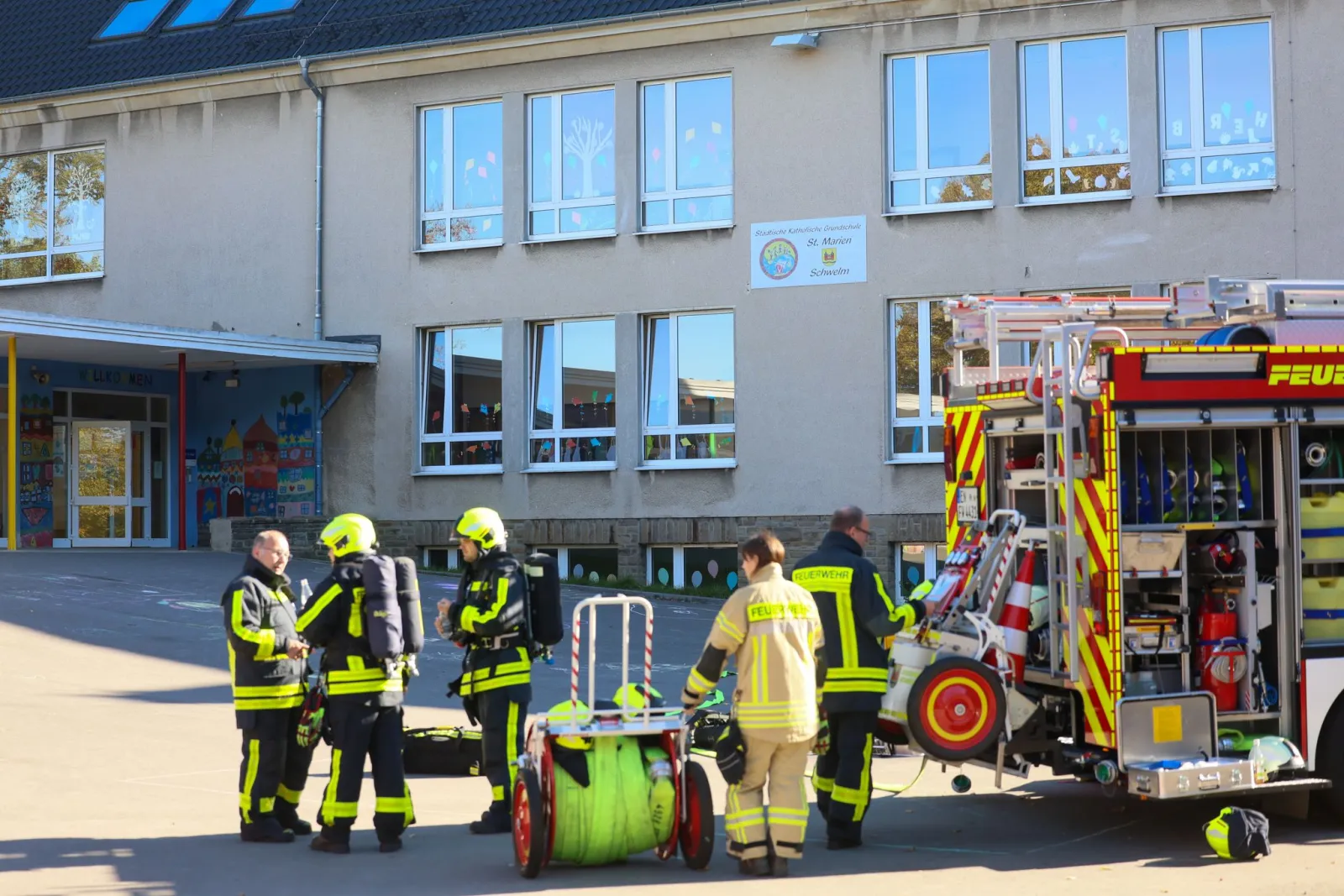 Gase aus defekten Akkus – drei Schulkinder im Krankenhaus