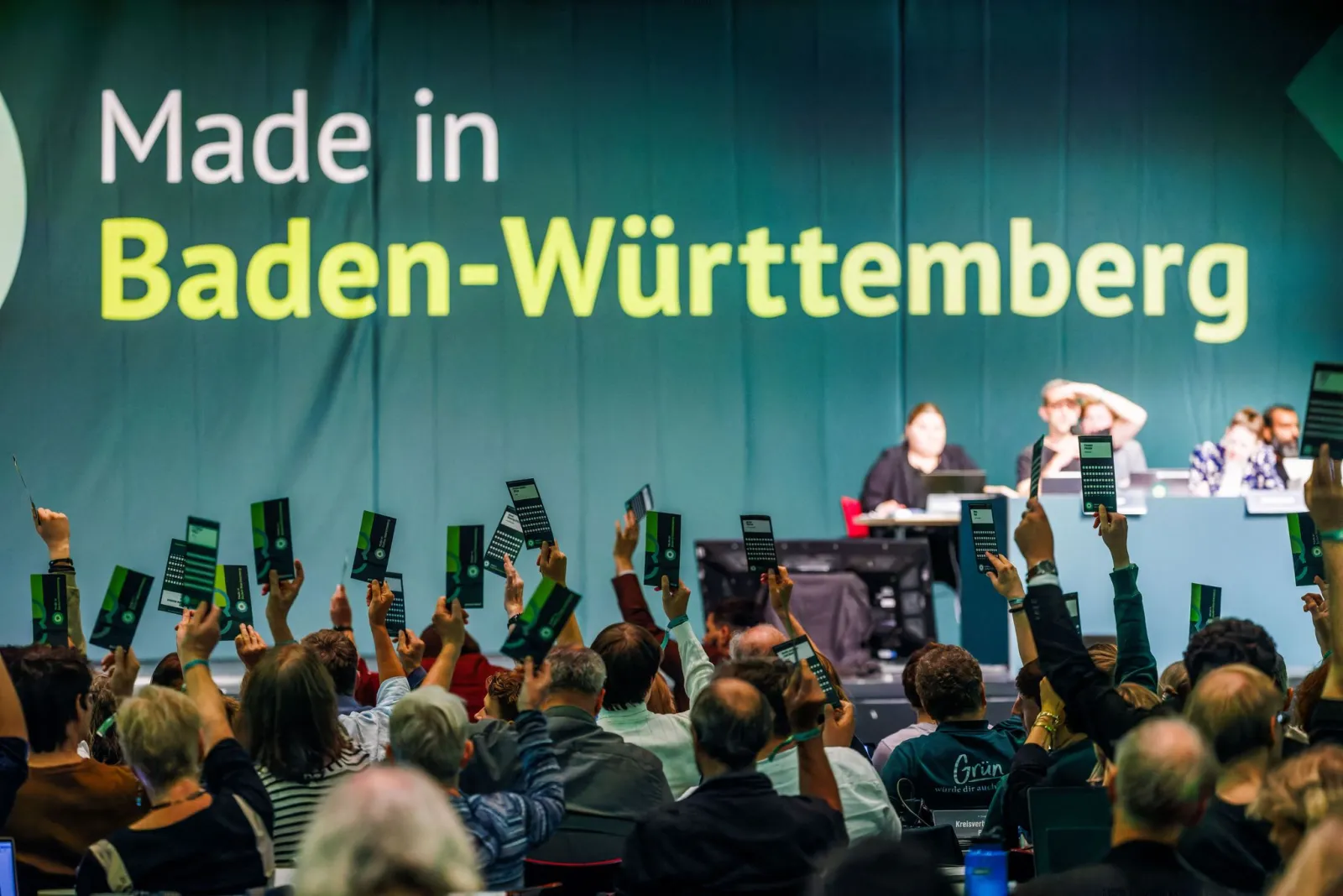 Grünen-Parteitag: Applaus, aber auch Kritik für Özdemir