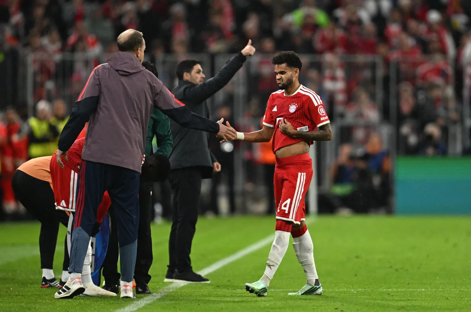 Kompany rechnet nicht mit langem Ausfall von Díaz und Kim