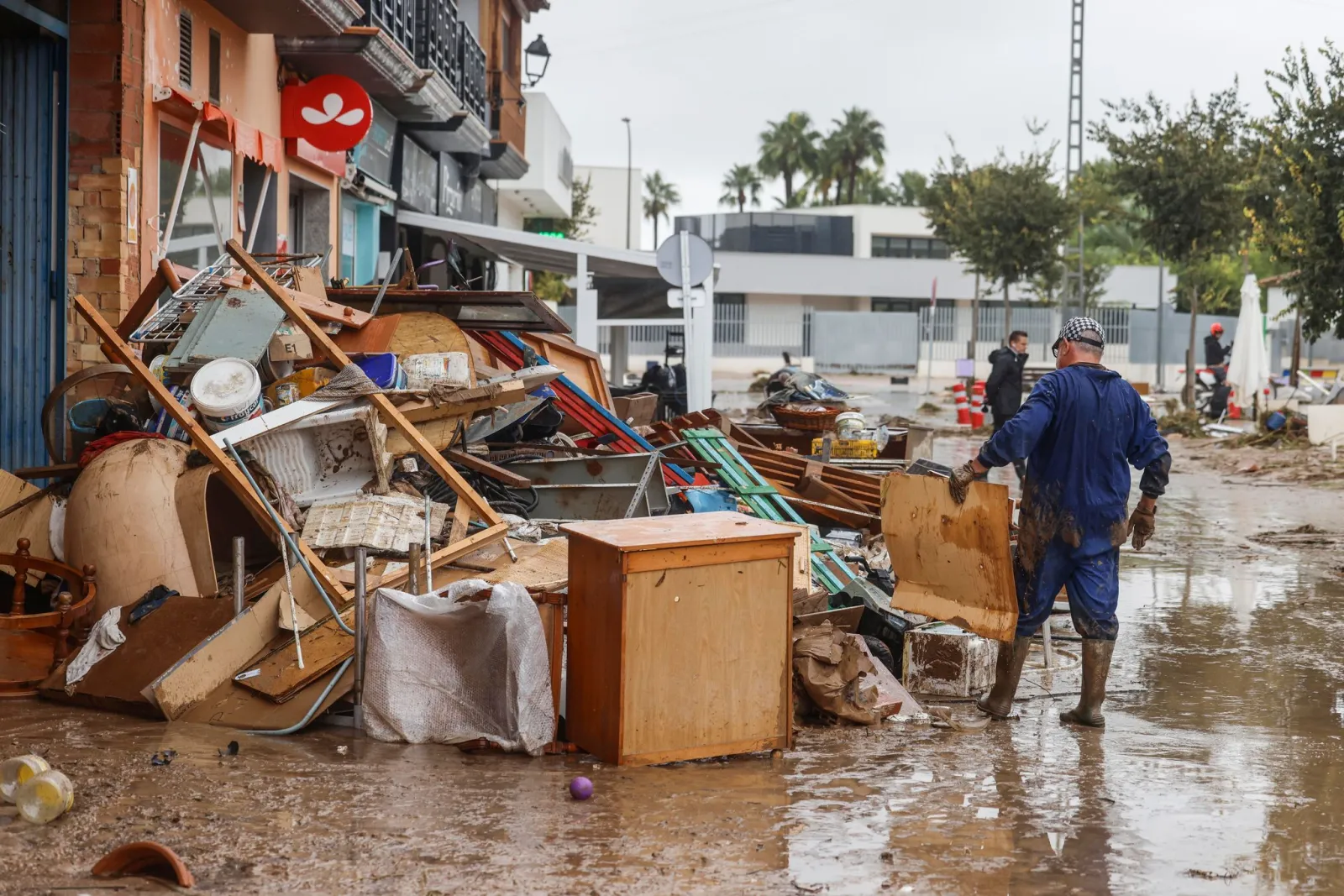 Lage in spanischen Urlaubsregionen nach Sturm entspannter
