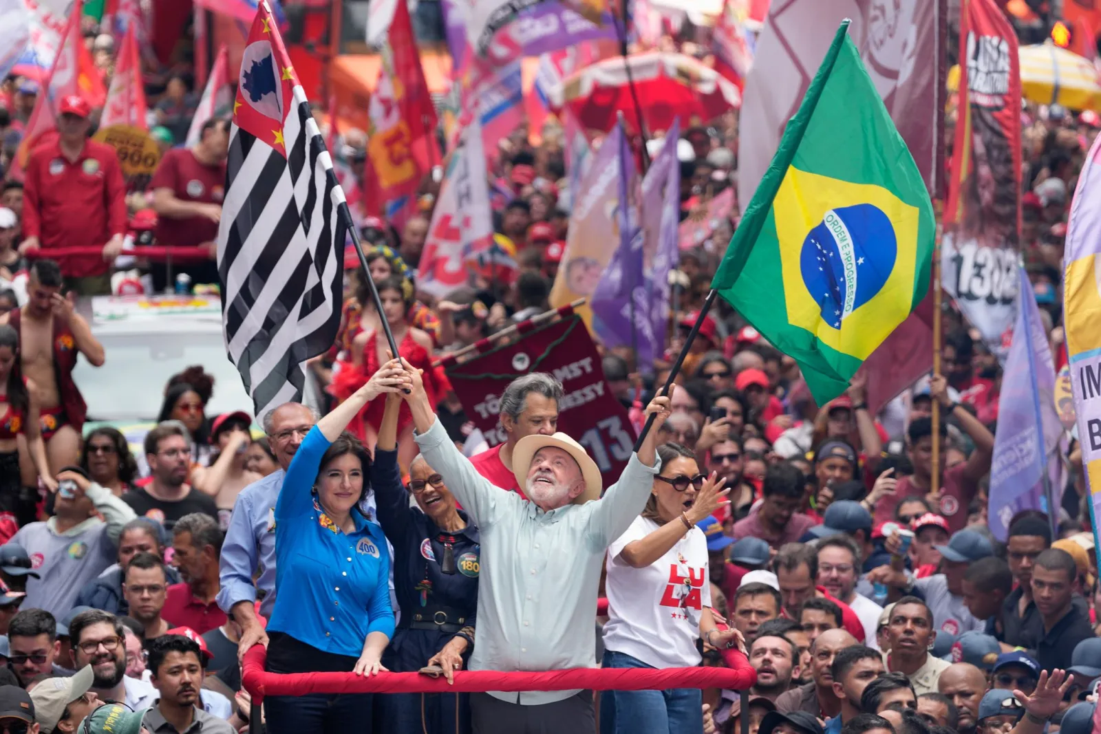 Lula zum Wahlsieger erklärt - Bolsonaro protestiert