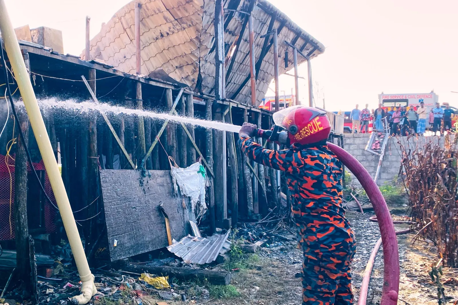 Mindestens 10 Tote bei Feuer in Hotelanlage in Bangladesch