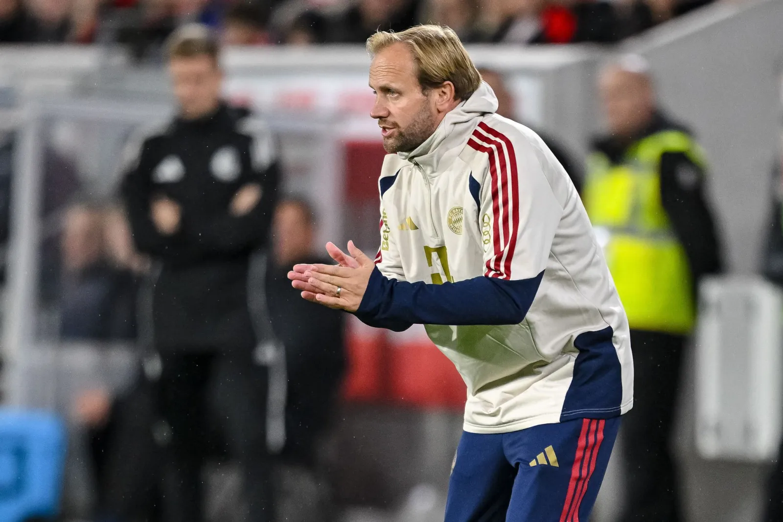 Nach Zusammenbruch: Kompany gratuliert Co-Trainer Danks