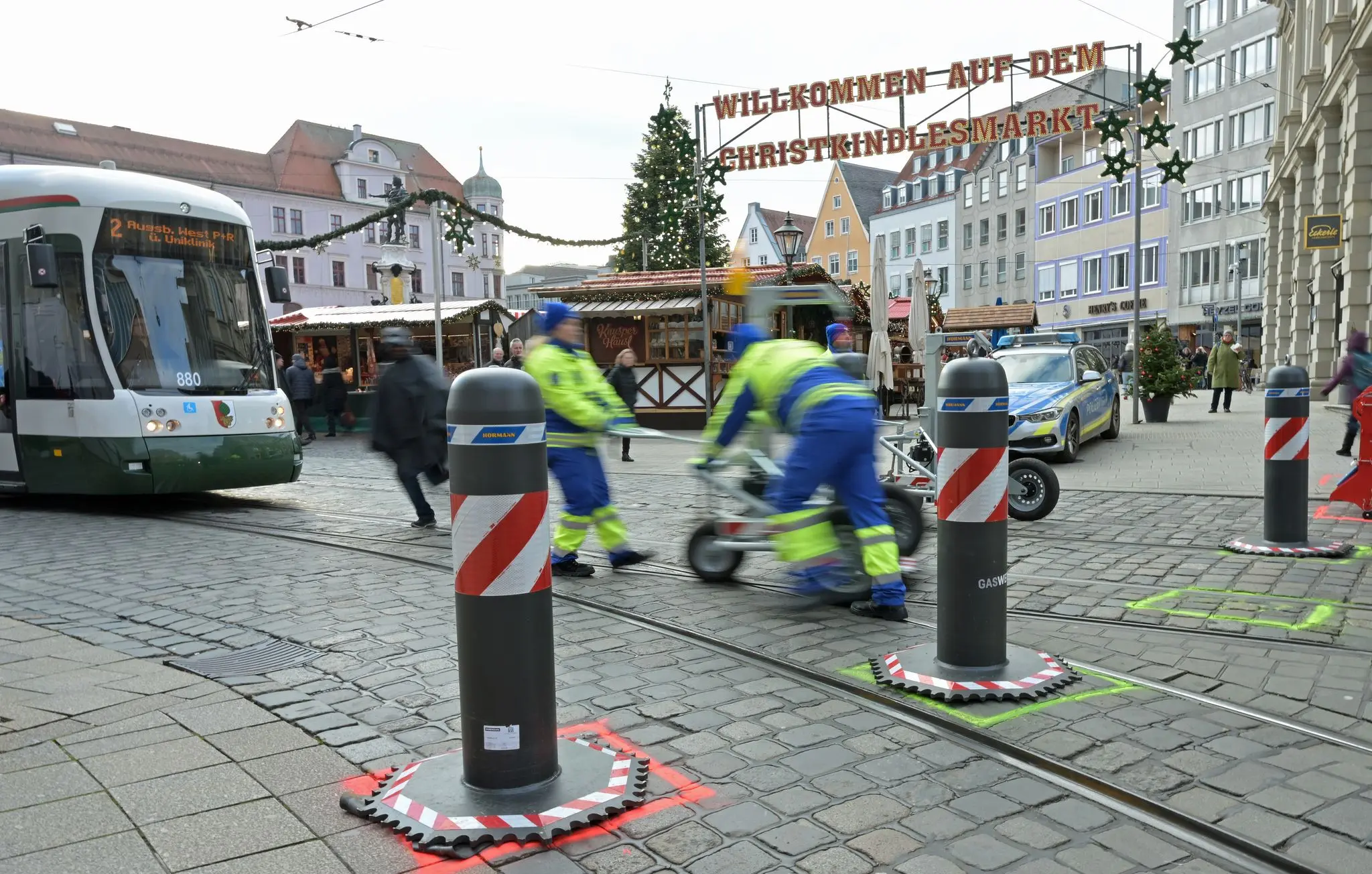 Poller Rude Poller werden im Minutentakt neben Weihnachtsmarkt bewegt - Hitradio ...