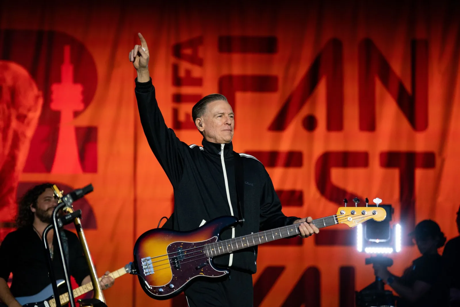 Sänger Bryan Adams protestiert mit neuem Song gegen Trump