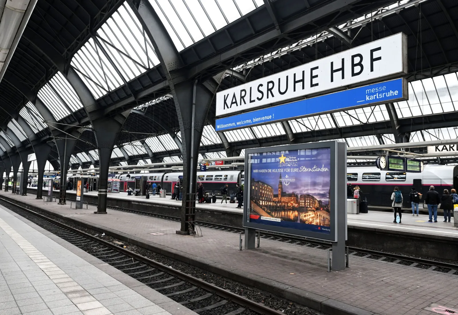 Zugverkehr am Hauptbahnhof Karlsruhe kurzzeitig eingestellt