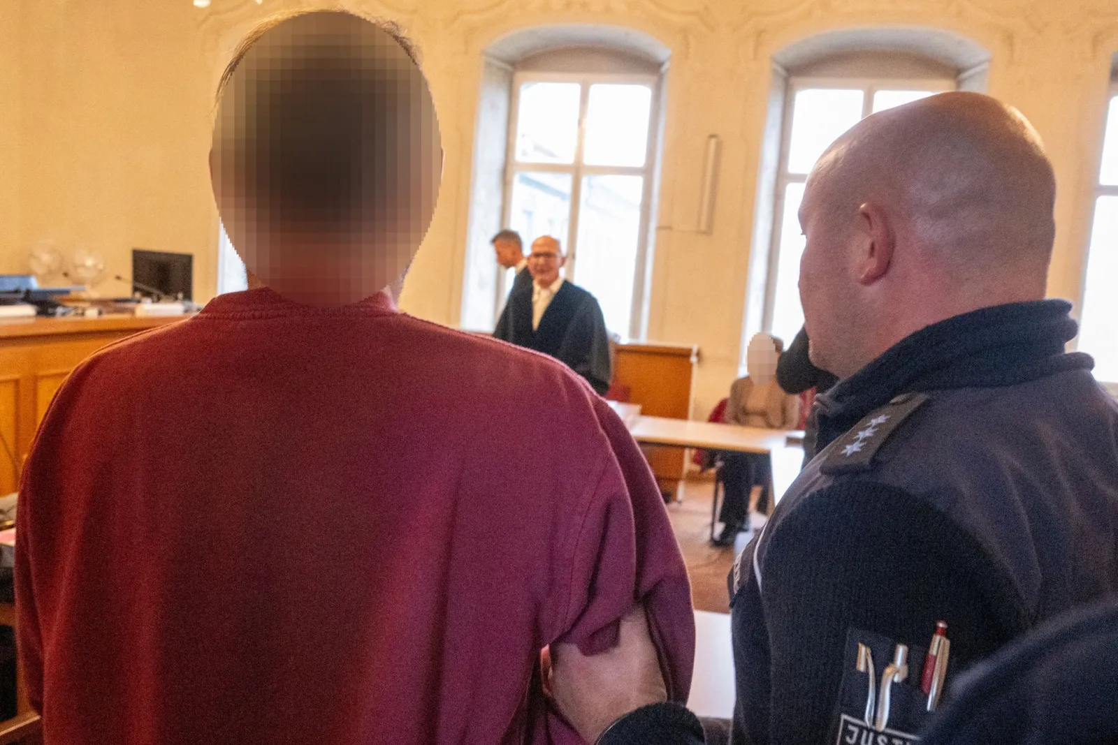 Tochter sexuell missbraucht: Schwere Vorwürfe gegen Eltern