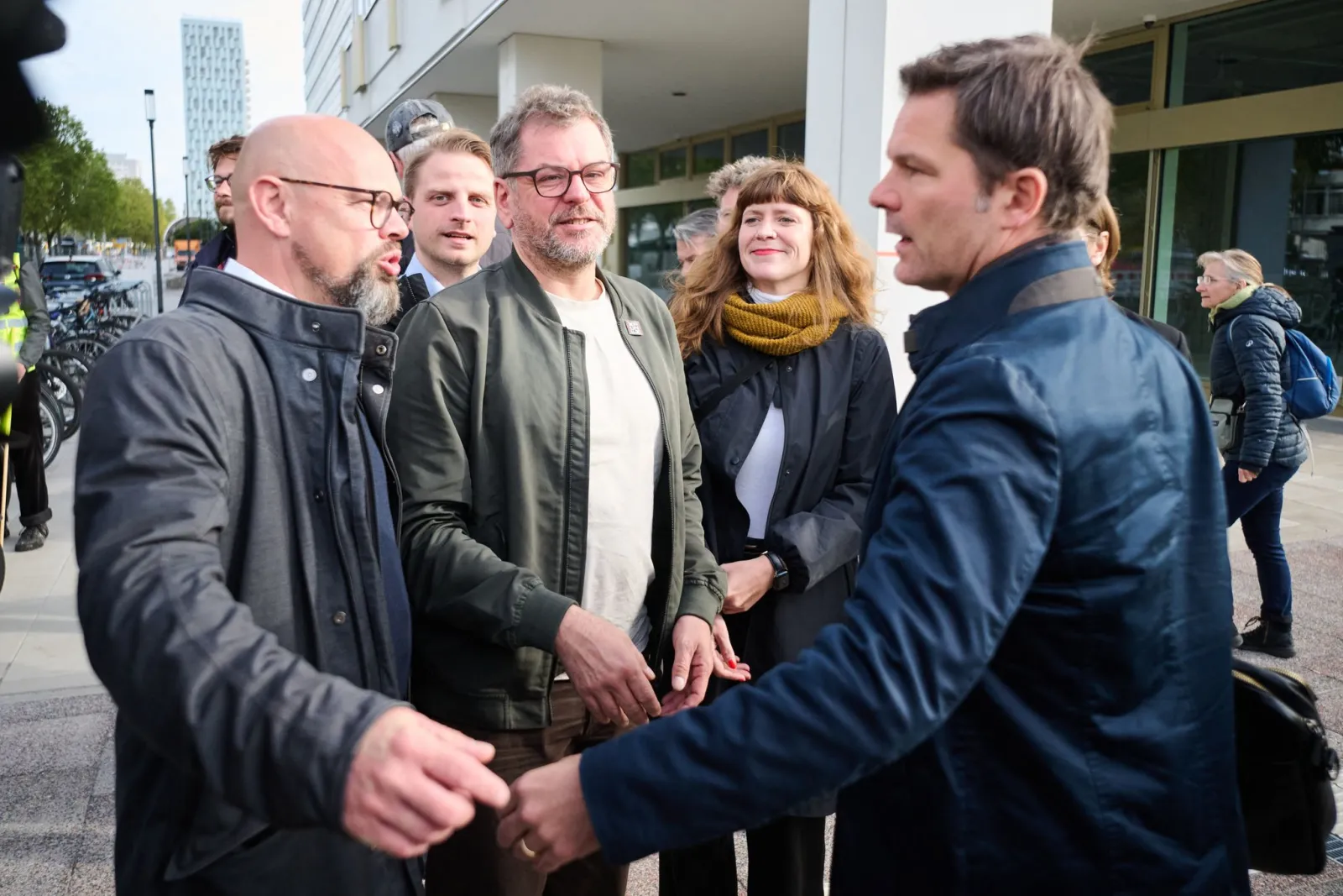 Trotz vieler Hürden: Berliner Parteien sondieren weiter
