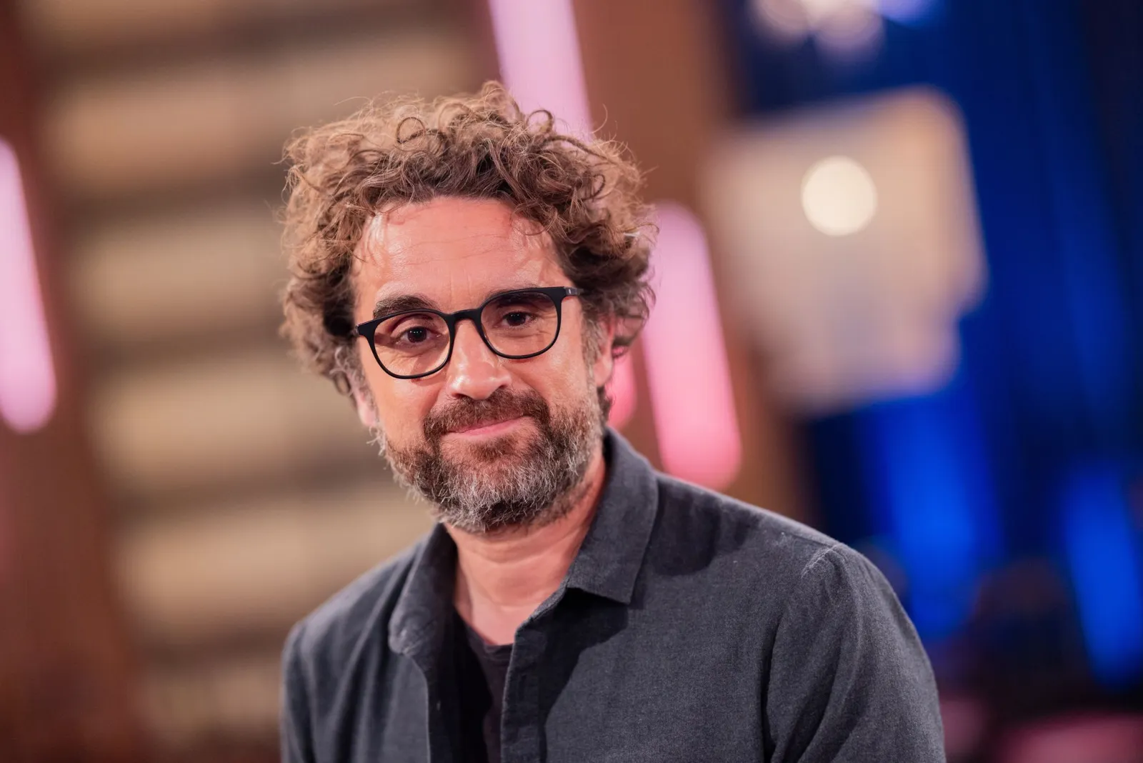 TV-Star Oliver Wnuk rät jungen Schauspielern zur Sparsamkeit