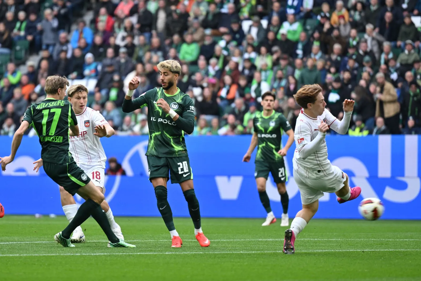 Wolfsburg schlägt Heidenheim mit schnellstem Liga-Saisontor