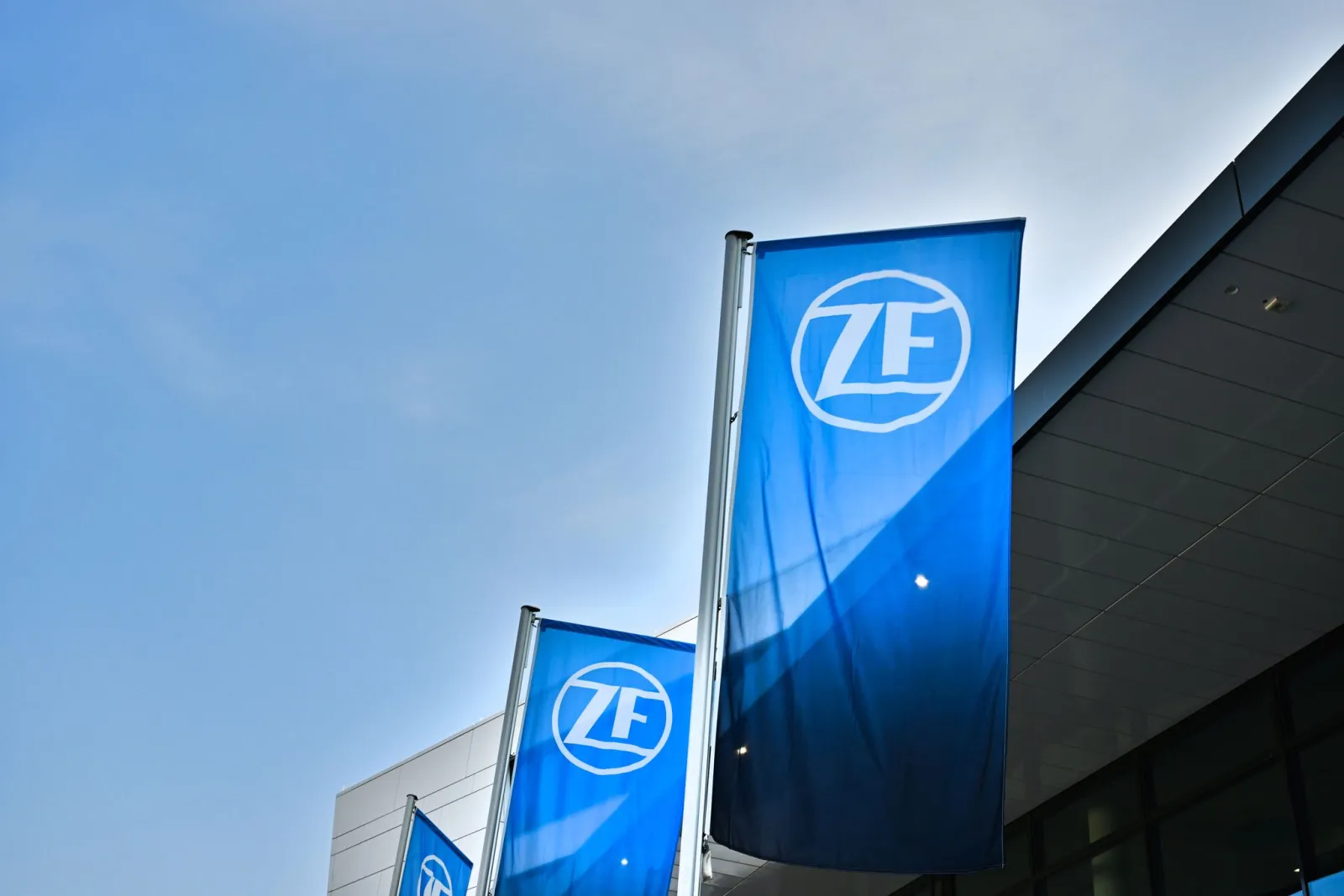 ZF kommt mit Sparprogramm voran - Schulden bleiben hoch