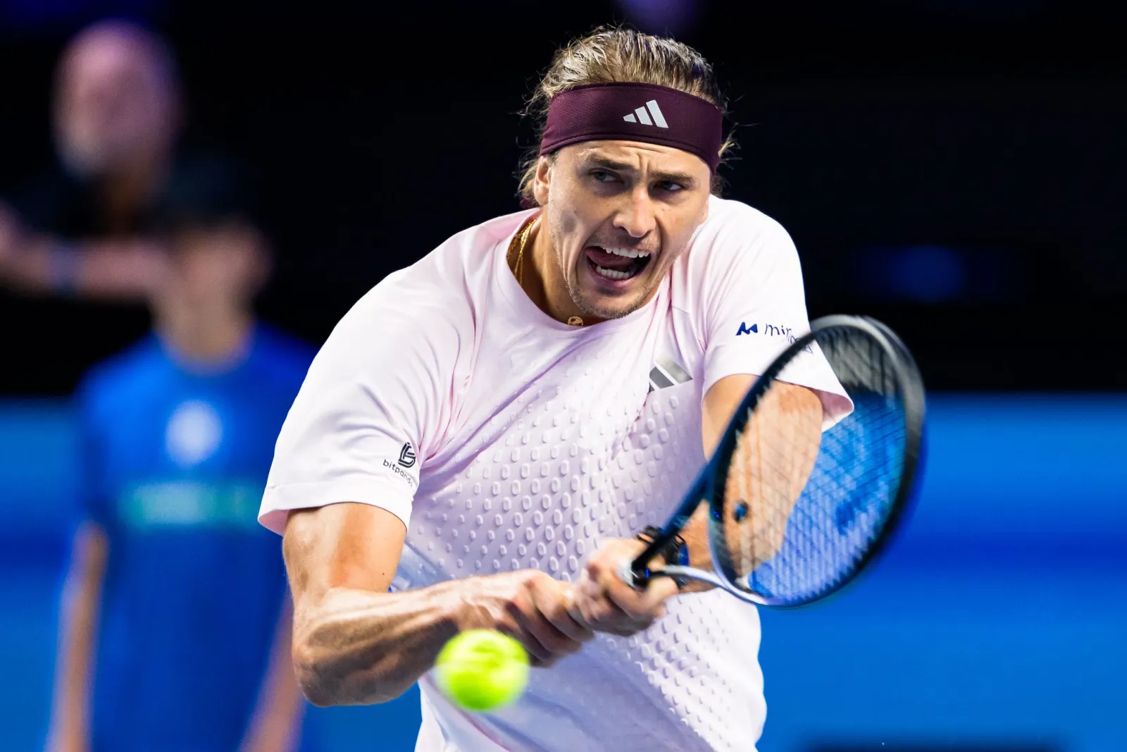 Zverev nur noch einen Sieg von Platz eins entfernt