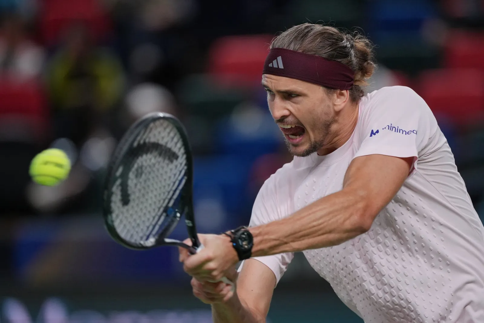 Zverev steht im Halbfinale von Shanghai